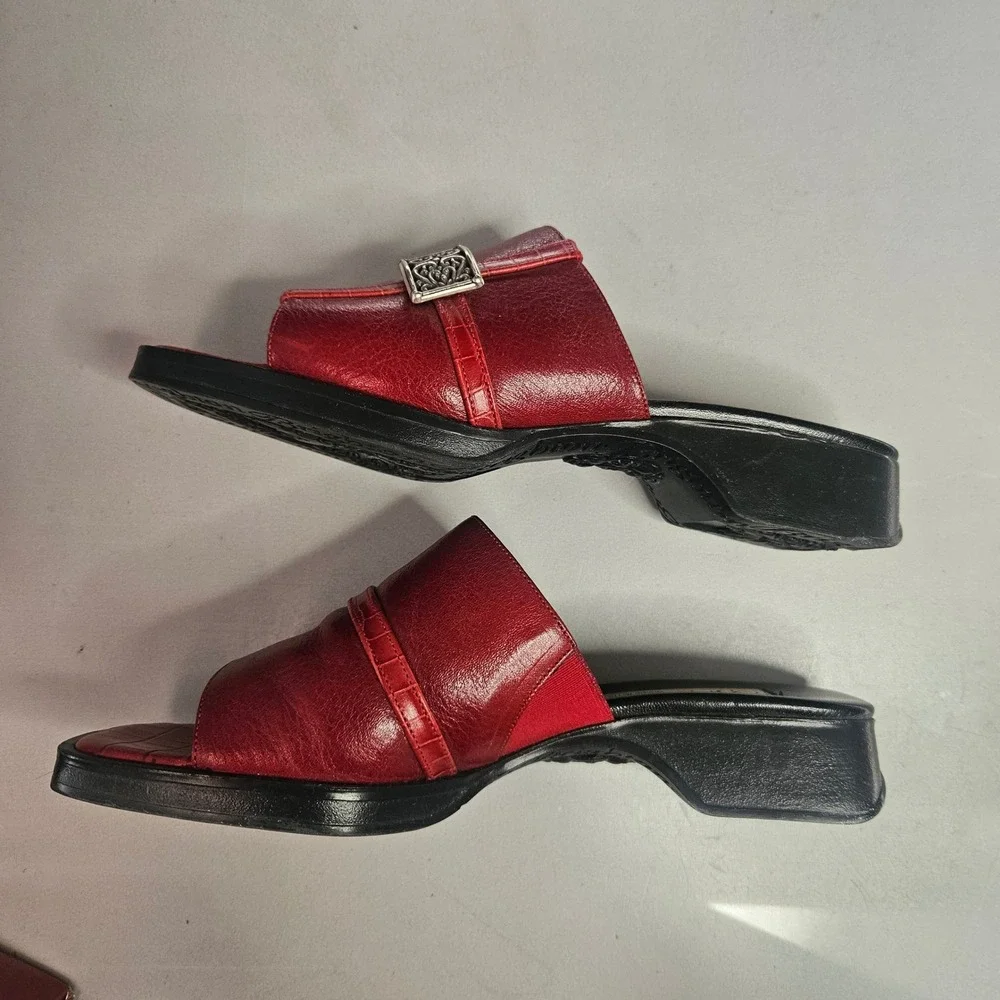 Brighton Beth Red Leather Slide Sandals Croc Embossed Buckle Mules Made Italy 7M